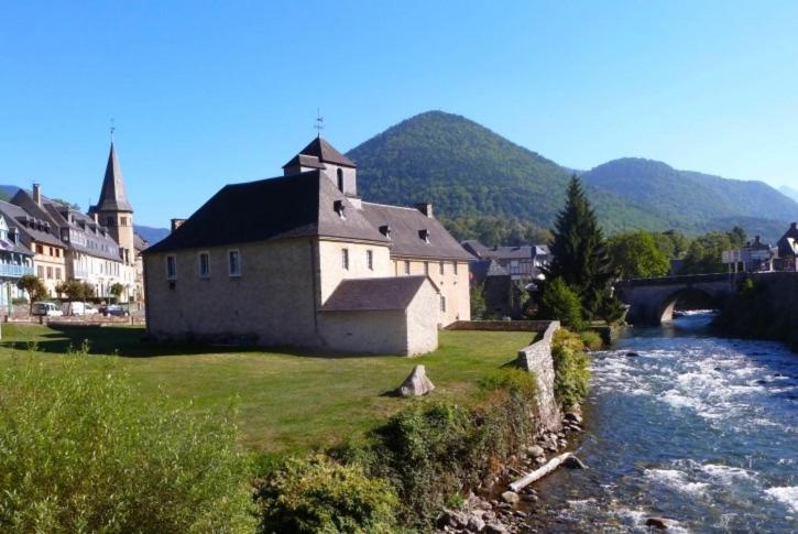 Agreable Maison Au Centre D'Arreau Pour 8 Pers Экстерьер фото