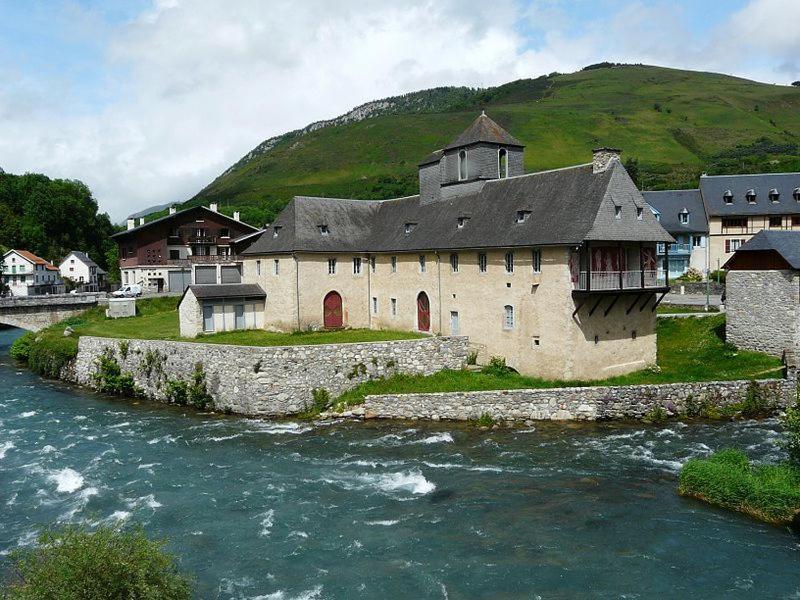 Agreable Maison Au Centre D'Arreau Pour 8 Pers Экстерьер фото