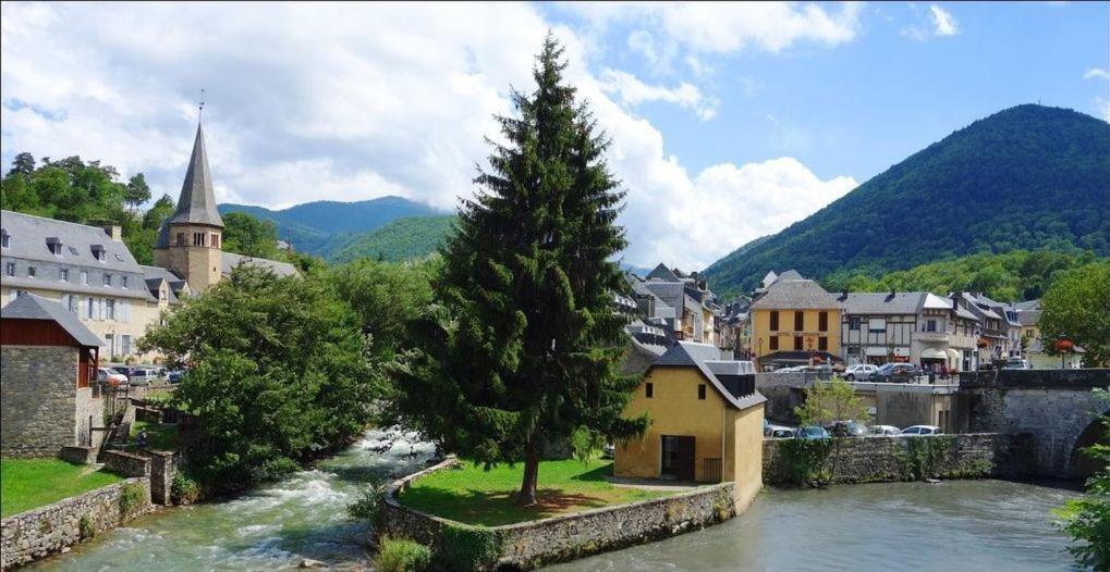 Agreable Maison Au Centre D'Arreau Pour 8 Pers Экстерьер фото